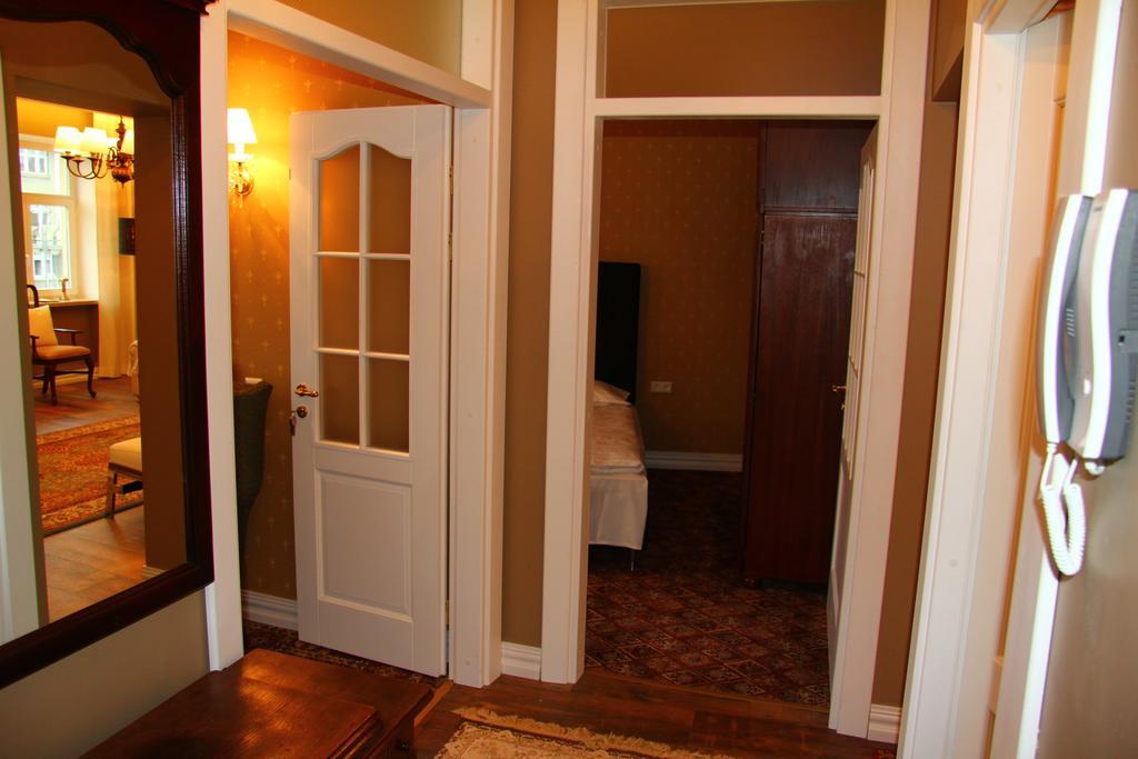 German18-3a Luxury *